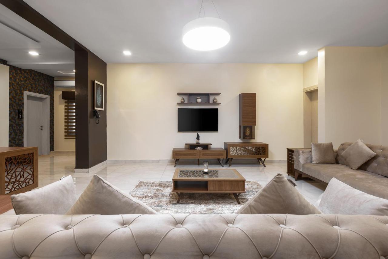 Bkt Cribs - Apartments & Suites Abuja Esterno foto