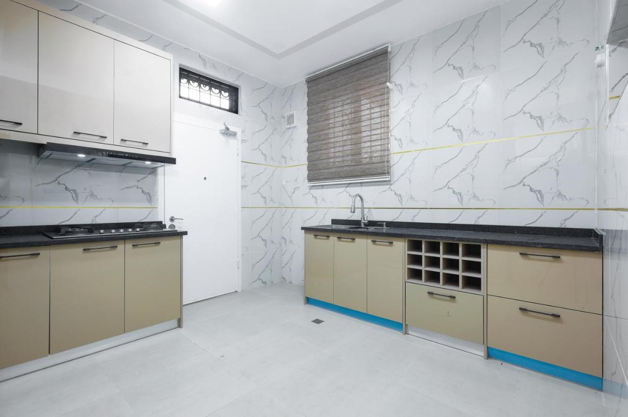 Bkt Cribs - Apartments & Suites Abuja Esterno foto